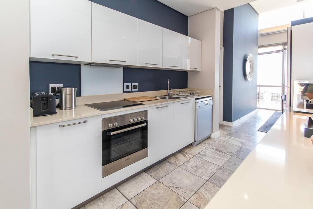 Luxury 2 Bed Apart 515 Harbour Bridge, Dockrail Road, Foreshore, Cape Town, 8001, Cape Town